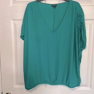 Torrid Women’s Georgette Dolman Tie Detail Teal Blouse - Size 1 (14/16). NWOT